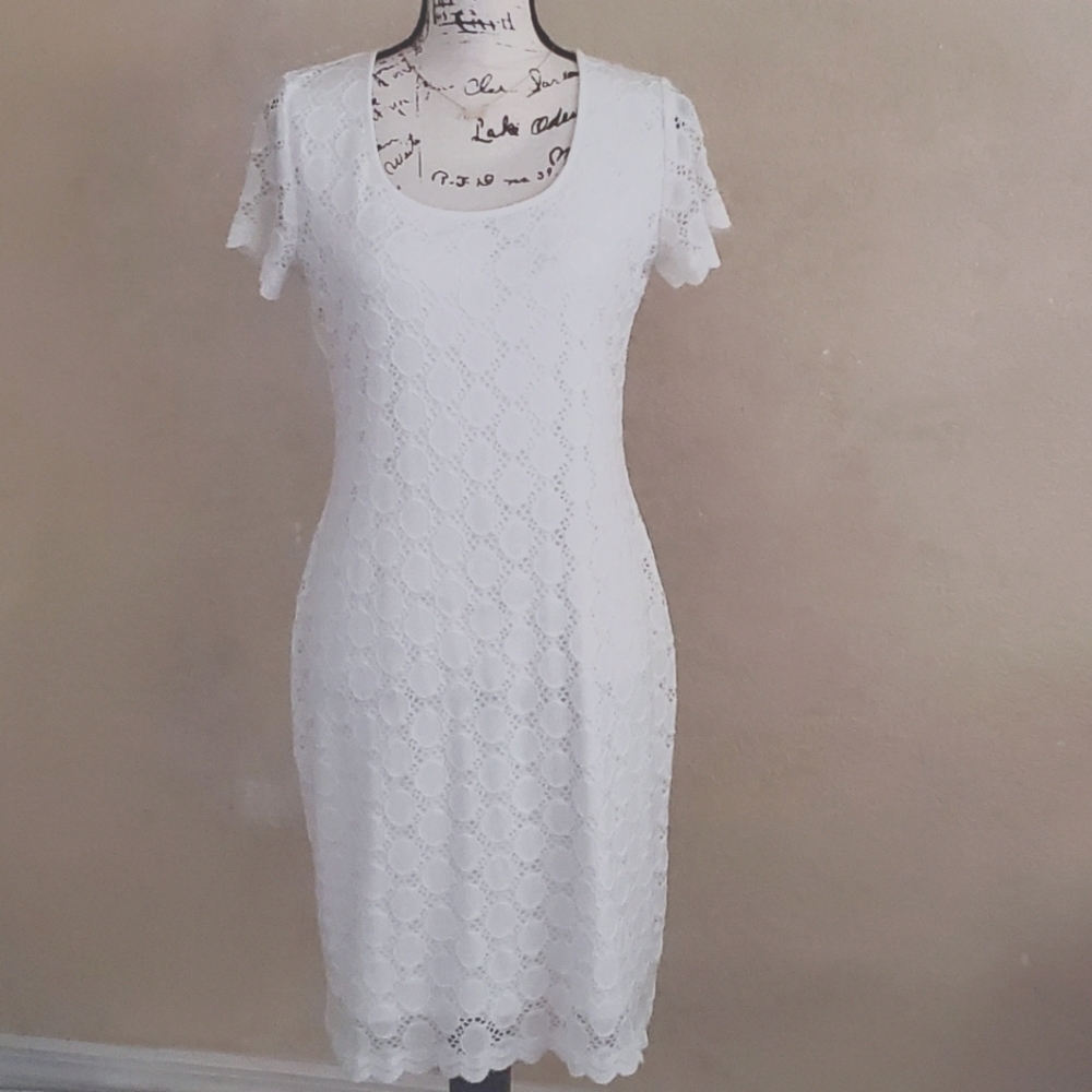 White short sleeve dress